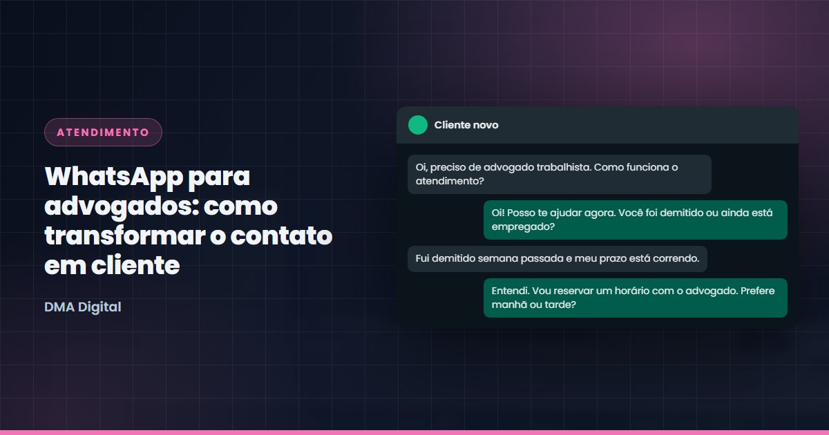 Advogado respondendo mensagens de WhatsApp no computador do escritório
